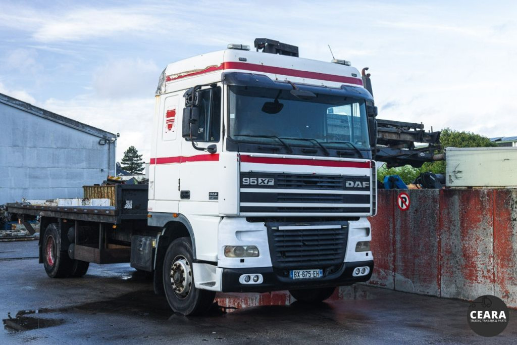  CEARA TRUCKS DAF XF 95.380 manual gearbox good truck! EURO 2 VRACHTWAGENS TREKKERS